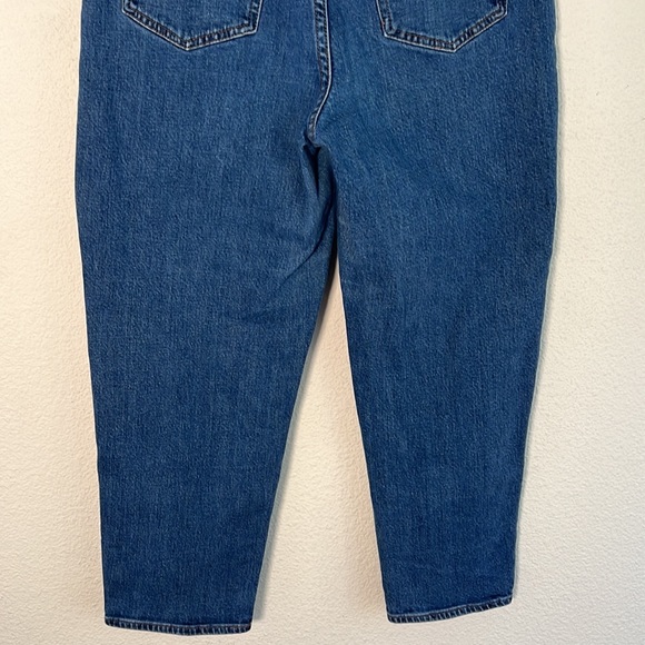 Madewell High Rise Taper Leg Jeans. Size 27 - Picture 9 of 11